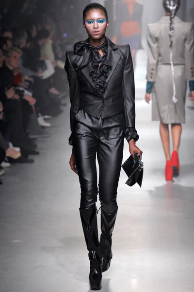 Look 14